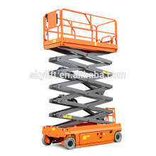Self propelled electric hydraulic scissor lift used in shopping malls